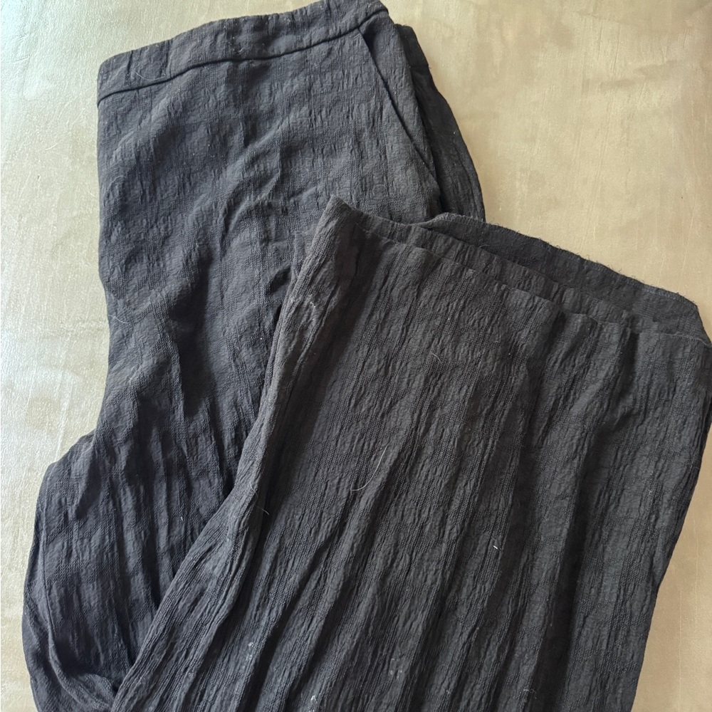 Chico's Black Lightweight Textured Jogger Pants